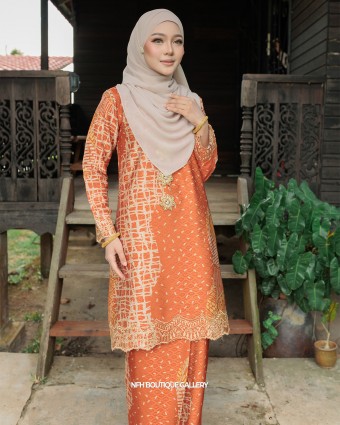 Tun Fatemah - Brick Orange